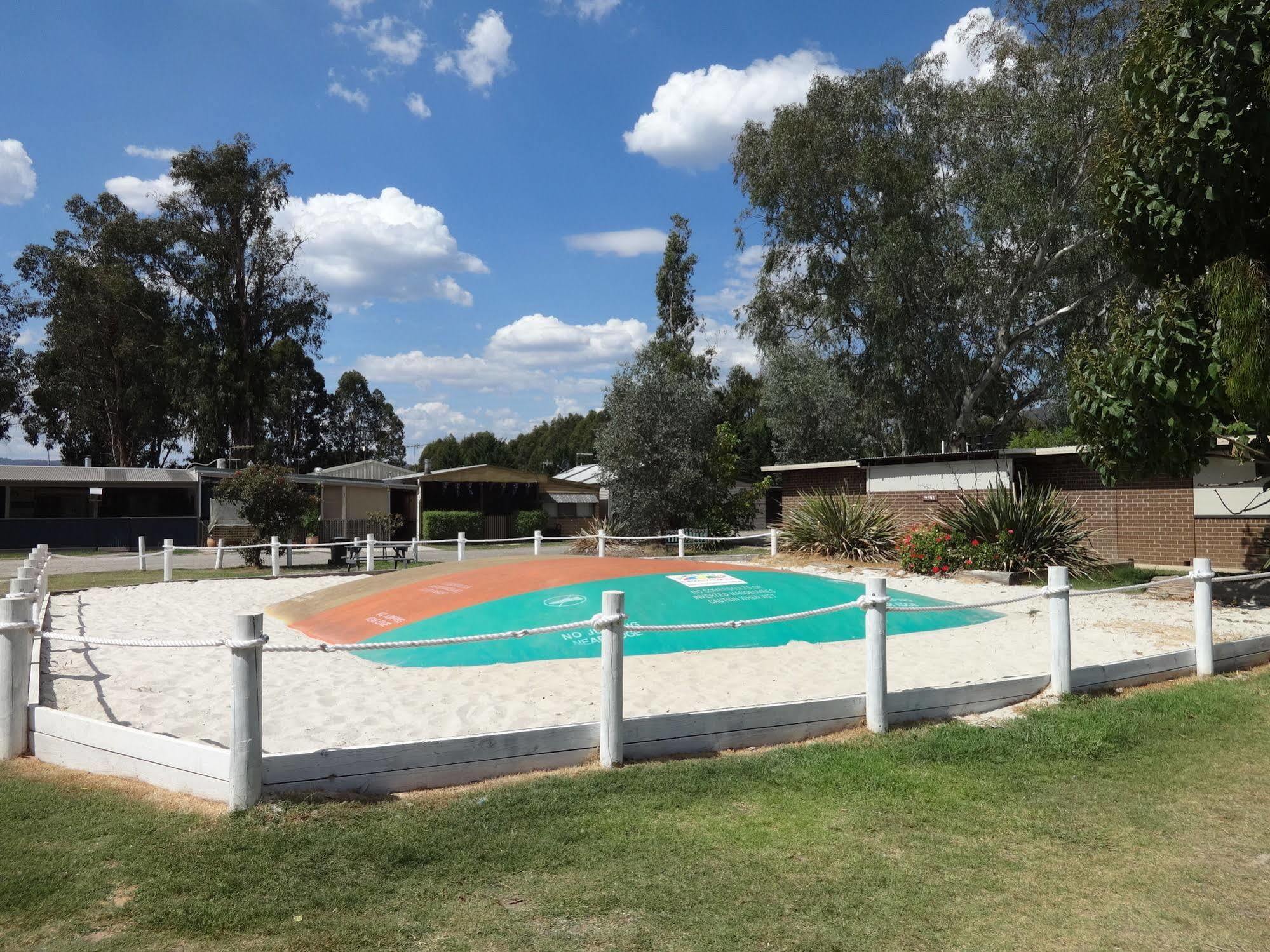 Big4 Breeze Holiday Parks - Eildon Exterior foto